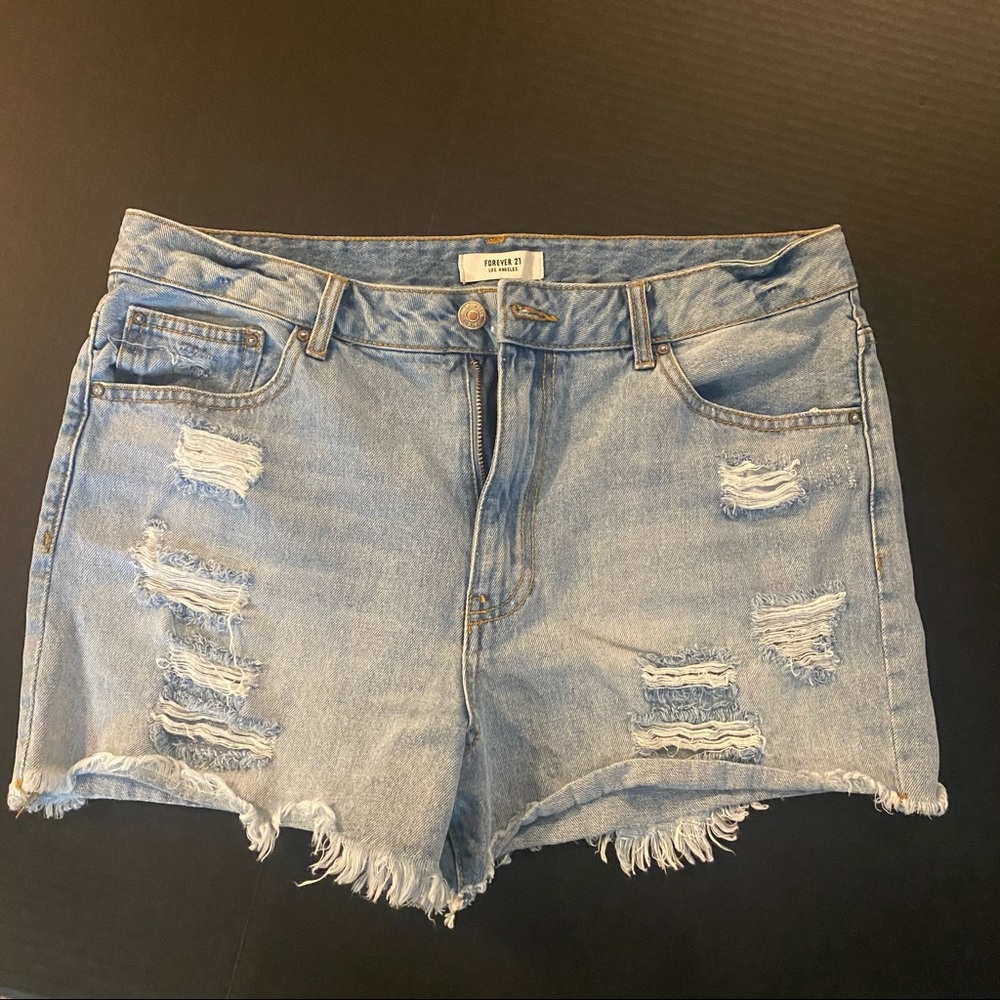 Forever 21 size 31 distressed shorts